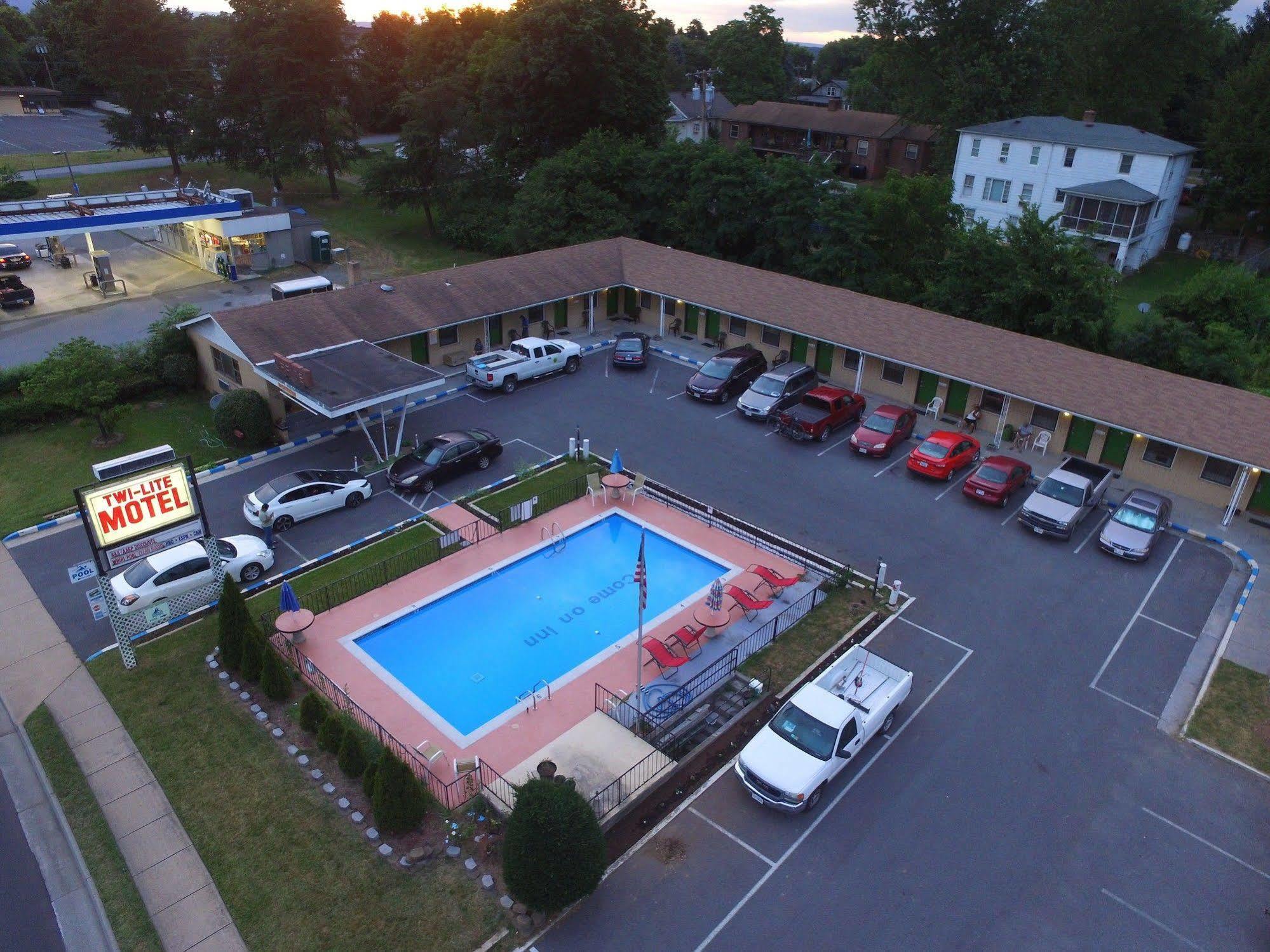 Twi-Lite Inn Front Royal Exterior photo