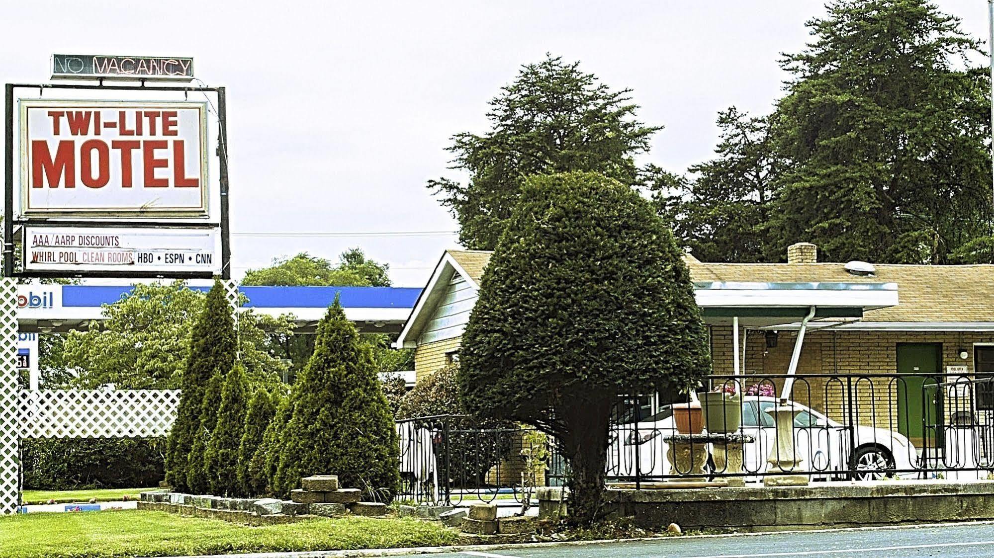 Twi-Lite Inn Front Royal Exterior photo
